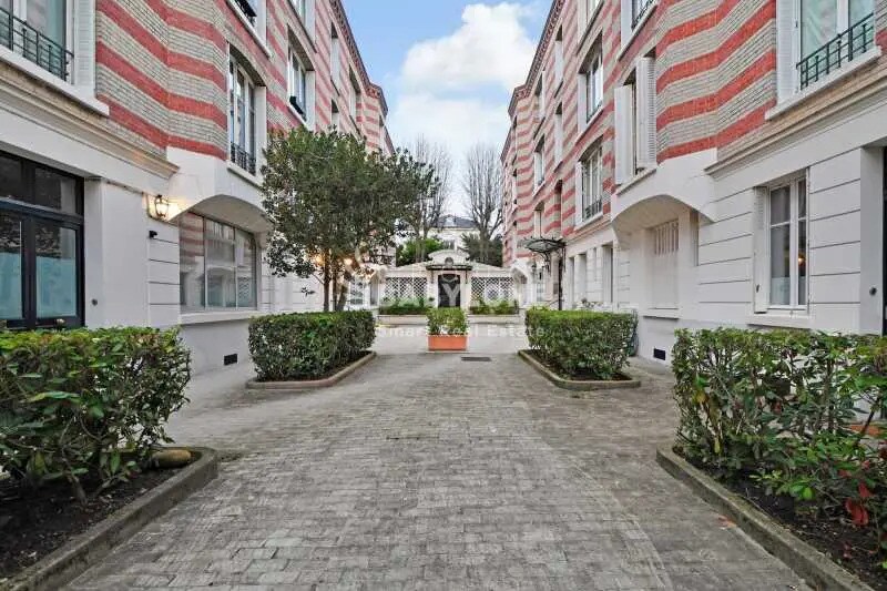 134 Rue Perronet, Neuilly-sur-Seine à vendre Photo de l’immeuble– Image 1 sur 12