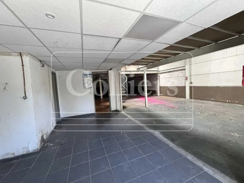 Local d’activités dans Marseille à louer - Photo de l’immeuble – Image 3 sur 3