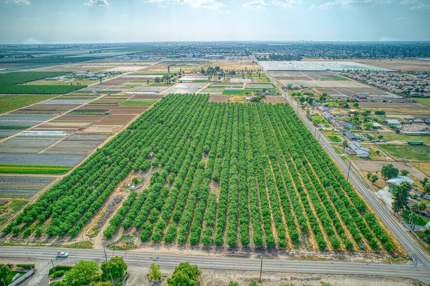 1581 S Temperance Ave, Fresno, CA à vendre - Photo de l’immeuble – Image 3 sur 9