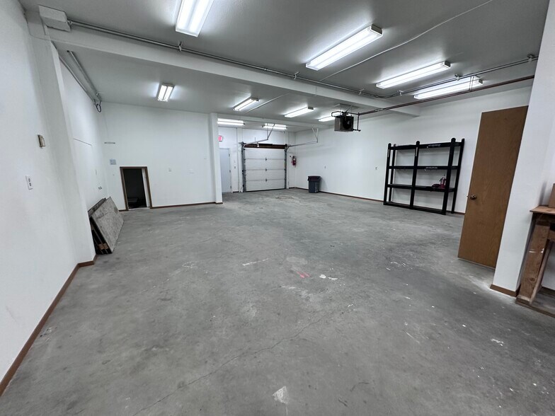3534 International St, Fairbanks, AK à louer - Photo de l’immeuble – Image 2 sur 5