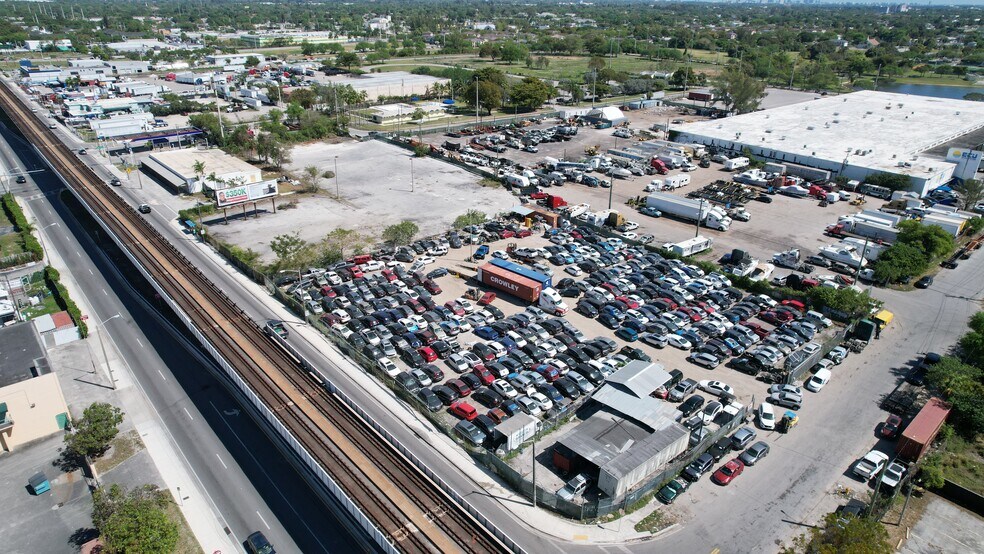 6901 NW 26th Ave, Miami, FL à louer - Photo de l’immeuble – Image 2 sur 4