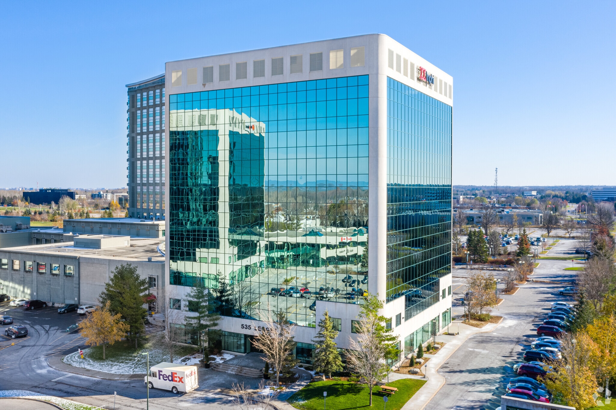 535 Legget Dr, Ottawa, ON à louer Photo principale– Image 1 sur 7