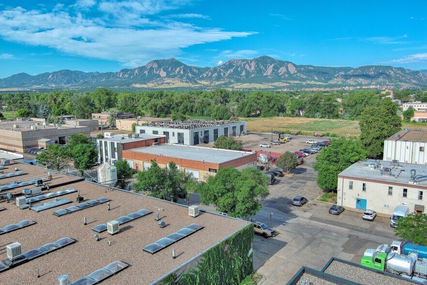 5763 Arapahoe Ave, Boulder, CO à vendre - Photo de l’immeuble – Image 3 sur 9