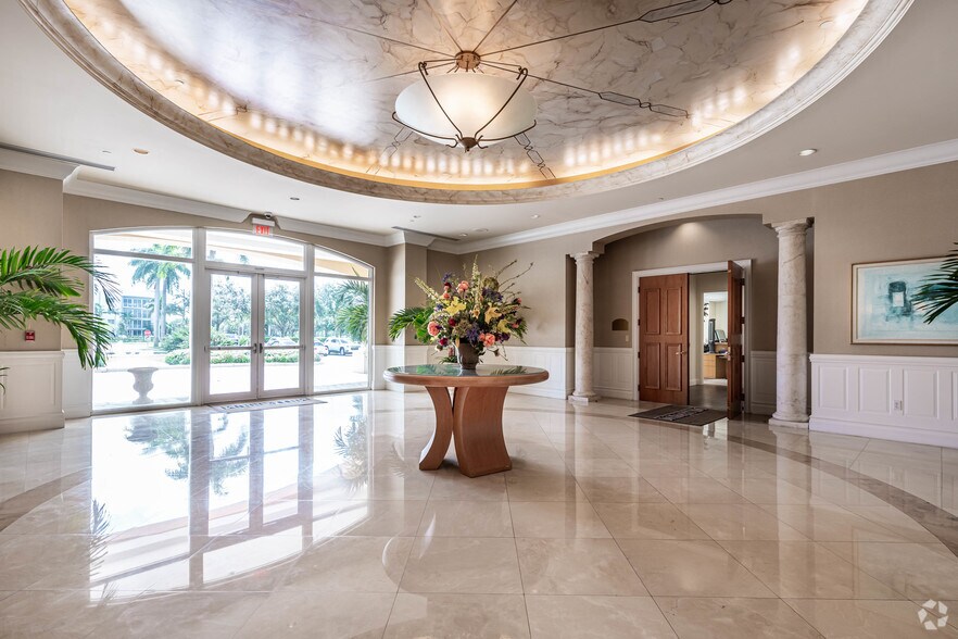 6501 Congress Ave, Boca Raton, FL à louer - Hall d’entrée – Image 2 sur 8
