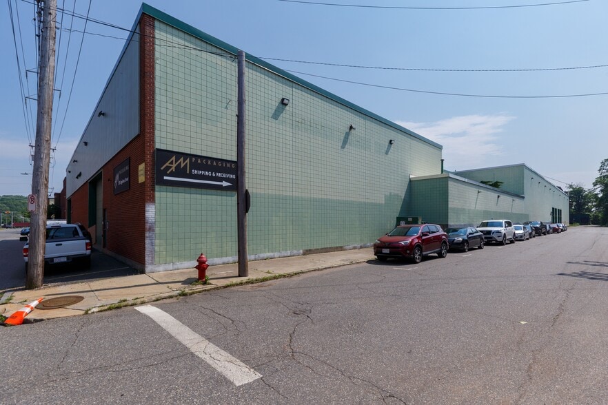 106 Winter St, Holyoke, MA à vendre - Photo principale – Image 1 sur 16