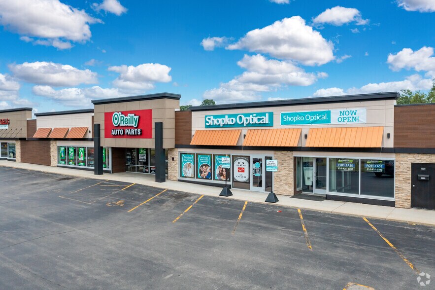 5700-5740 S 108th St, Hales Corners, WI à louer - Photo de l’immeuble – Image 2 sur 7
