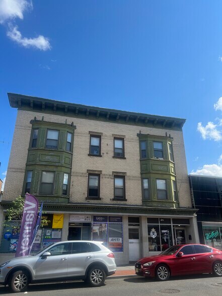 1160 E Grand St, Elizabeth, NJ à vendre - Photo de l’immeuble – Image 3 sur 5