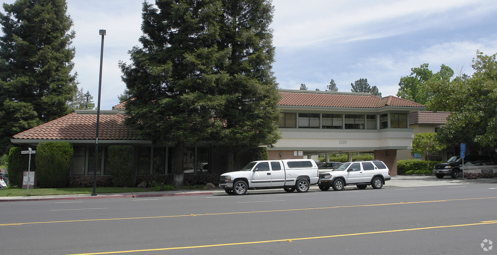 3200 Danville Blvd, Alamo, CA à louer - Photo de l’immeuble – Image 3 sur 4