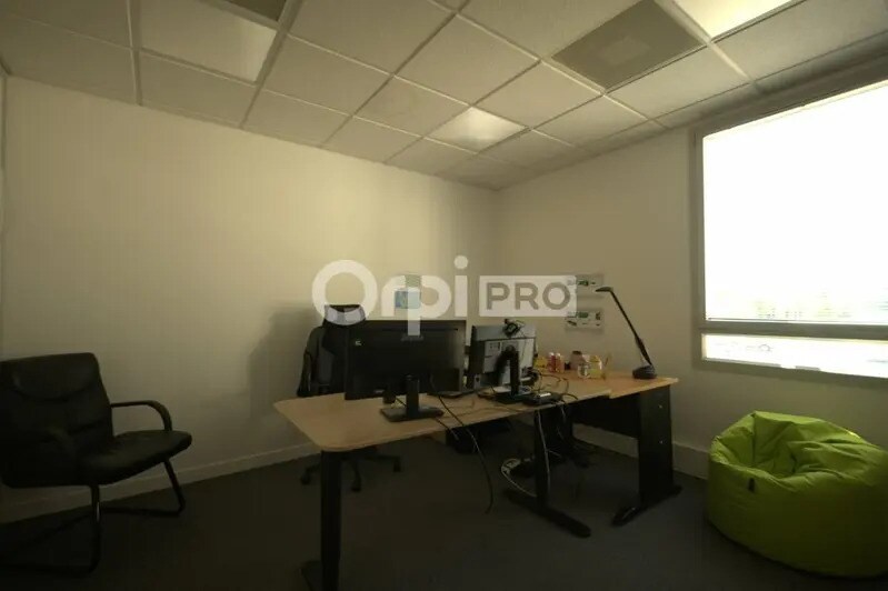 9 Allée Irène Joliot Curie, Saint-Priest à louer - Photo intérieure – Image 3 sur 12