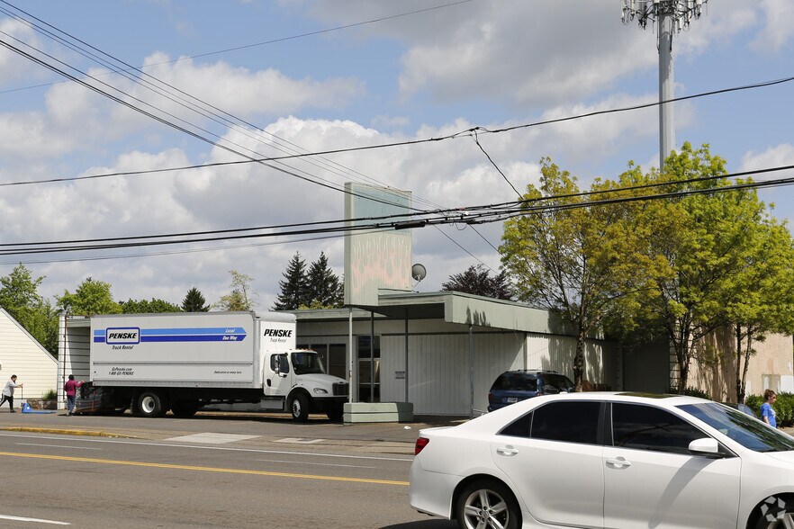 3400 SE 122nd Ave, Portland, OR à vendre - Photo de l’immeuble – Image 3 sur 13
