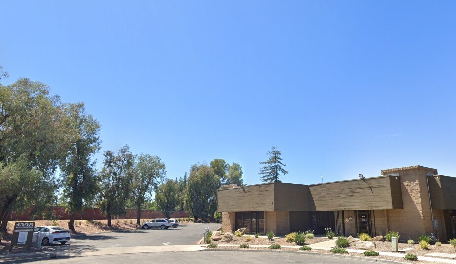 1398 W Indianapolis Ave, Fresno, CA à louer - Photo de l’immeuble – Image 2 sur 3