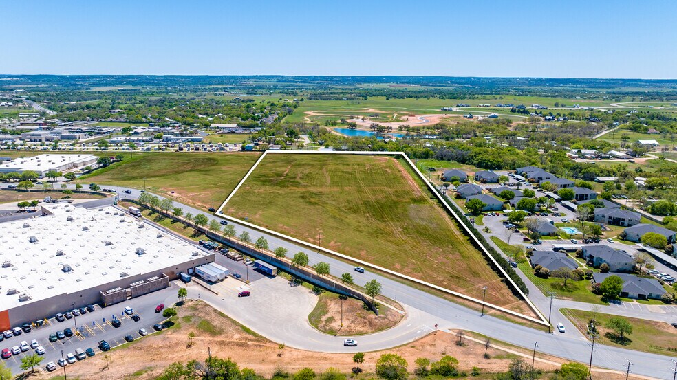 1100 Friendship Ln, Fredericksburg, TX à vendre - Aérien – Image 1 sur 6