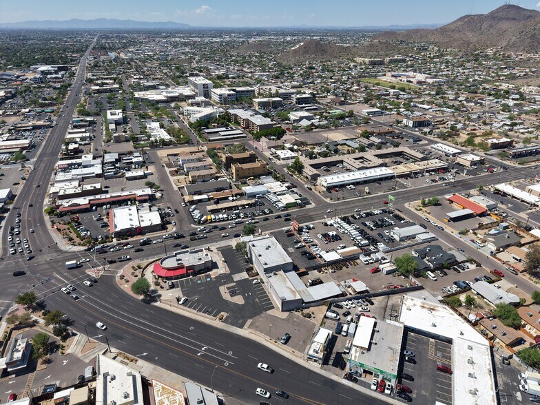 9110 N Cave Creek Rd, Phoenix, AZ à louer - Photo de l’immeuble – Image 1 sur 4