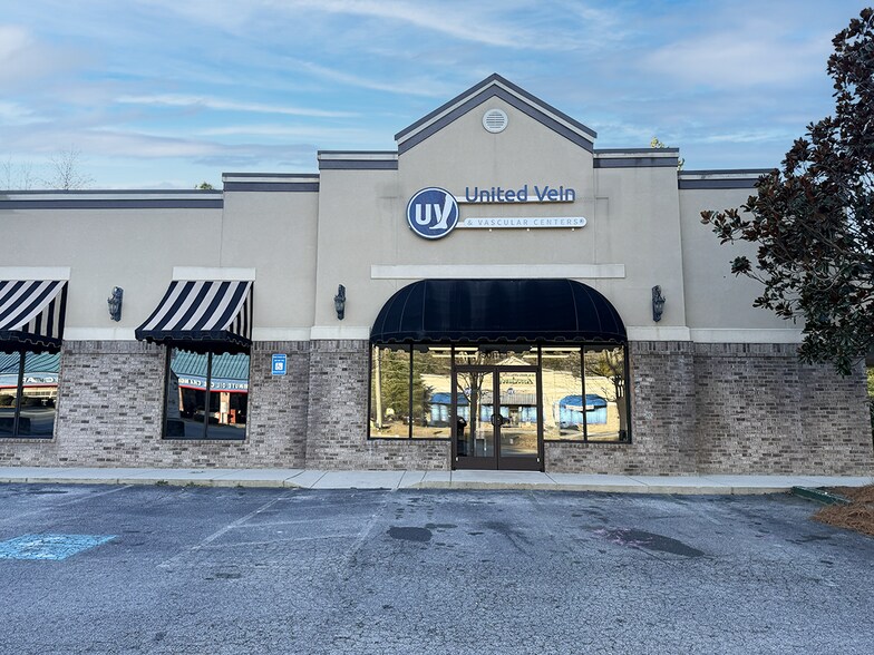 6880 Douglas Blvd, Douglasville, GA à louer - Photo de l’immeuble – Image 3 sur 12