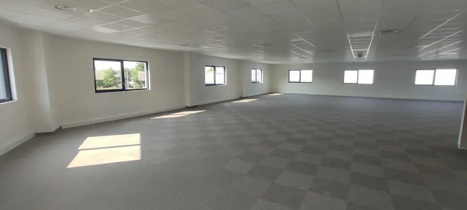 139 Rue Isaac Asimov, Bourgoin-Jallieu à louer - Photo de l’immeuble – Image 1 sur 12