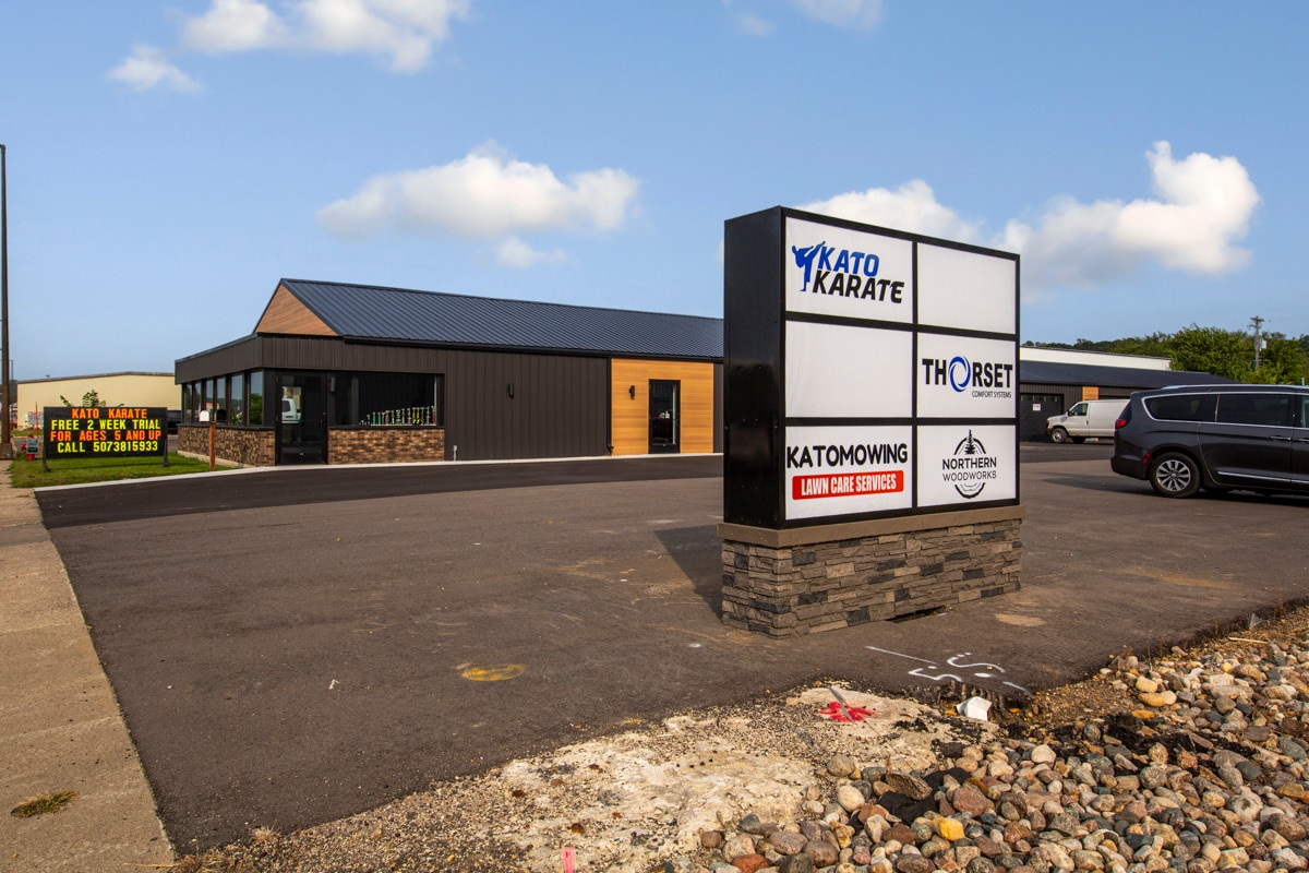 1215 N Riverfront Dr, Mankato, MN à louer Photo de l’immeuble– Image 1 sur 11