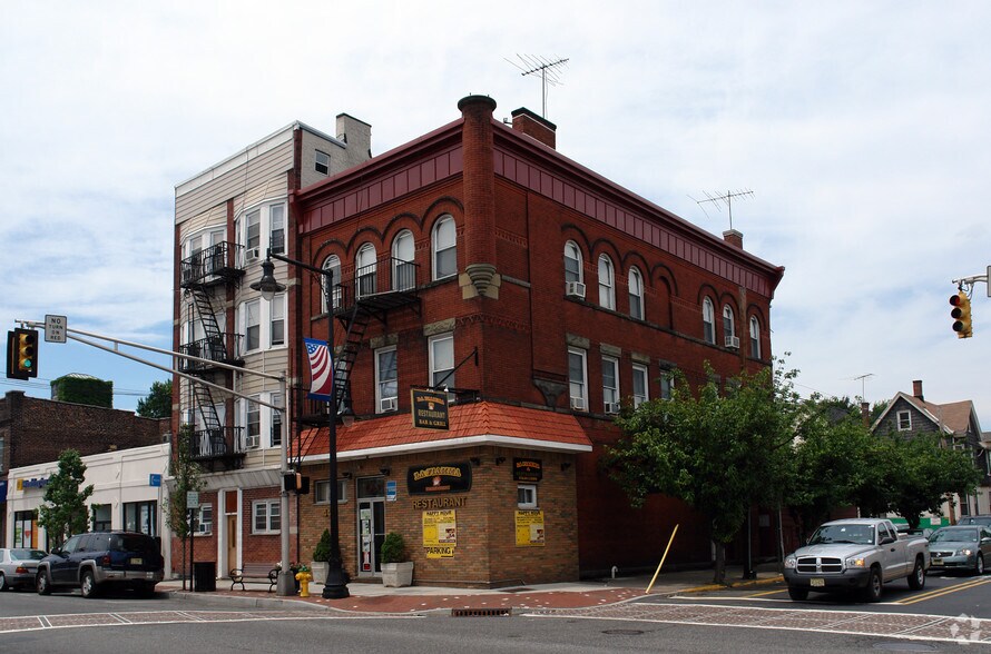 440 Harrison Ave, Harrison, NJ à louer - Photo principale – Image 1 sur 3