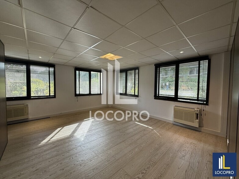 Bureau dans Valbonne à louer - Photo intérieure – Image 2 sur 12