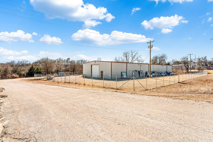 139 Samuel Dr, Weatherford, TX à vendre - Photo de l’immeuble – Image 3 sur 4