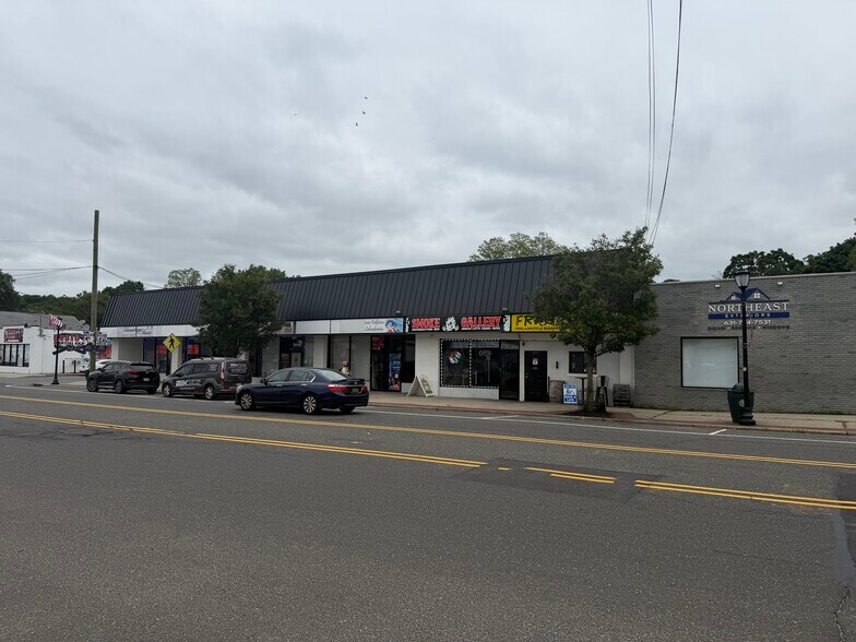 419-437 Hawkins Ave, Ronkonkoma, NY à vendre - Photo de l’immeuble – Image 2 sur 16