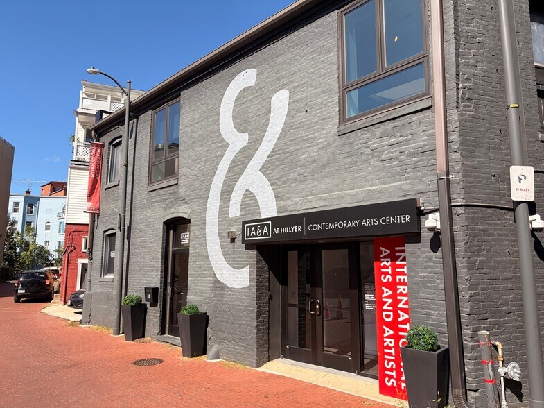 9 Hillyer Ct NW, Washington, DC à vendre - Photo de l’immeuble – Image 2 sur 10