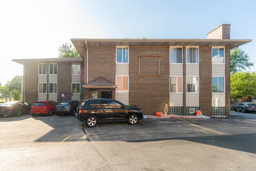 919 Greenbrier Rd, Dekalb, IL à vendre - Photo de l’immeuble – Image 2 sur 19