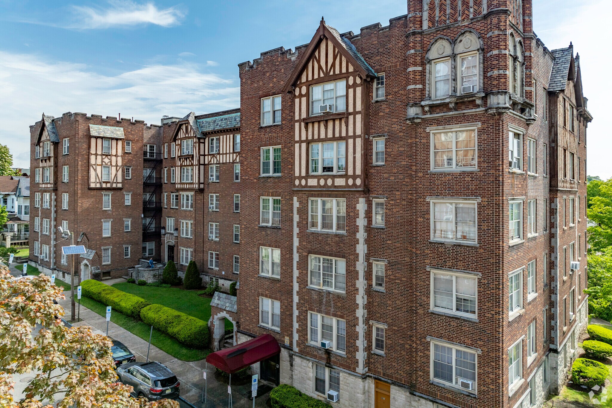 555 E 27th St, Paterson, NJ à vendre Photo principale– Image 1 sur 10