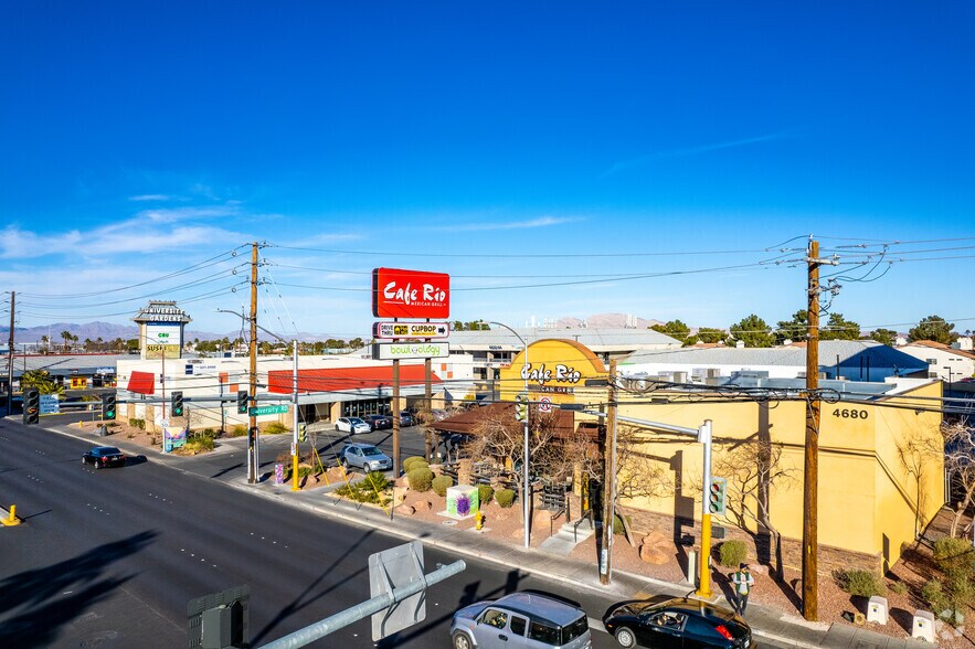 4680 S Maryland Pky, Las Vegas, NV à louer - Photo de l’immeuble – Image 2 sur 7