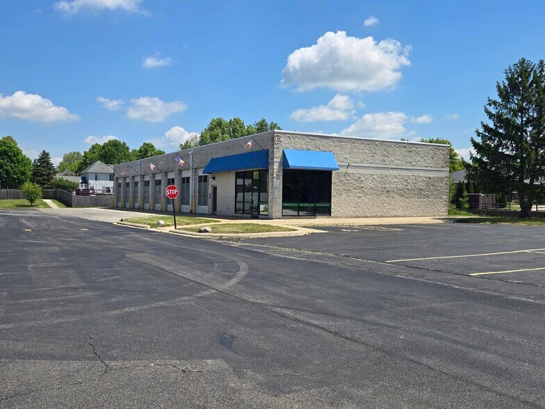 1500 E Algonquin Rd, Algonquin, IL à louer - Photo de l’immeuble – Image 1 sur 26