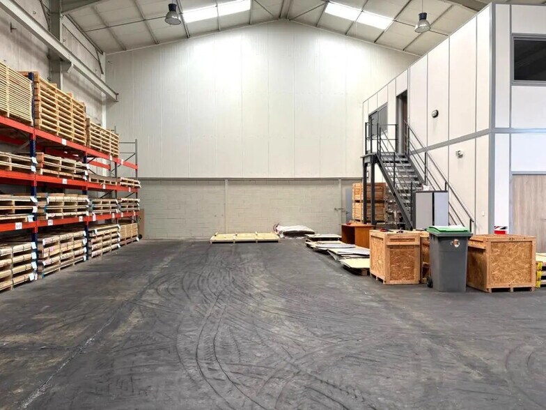 Local d’activités dans Toulouse à louer - Photo de l’immeuble – Image 2 sur 7