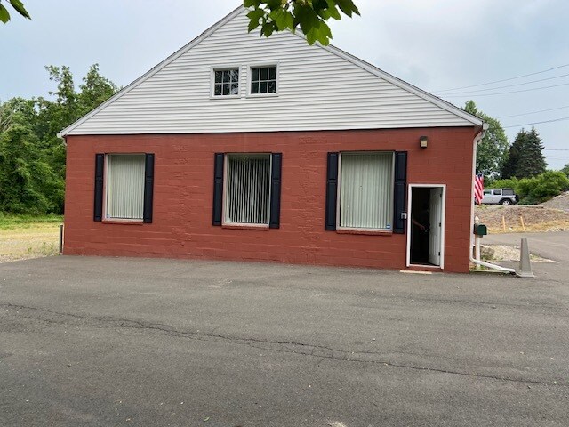 5893 Main St, Trumbull, CT à louer - Photo de l’immeuble – Image 2 sur 14