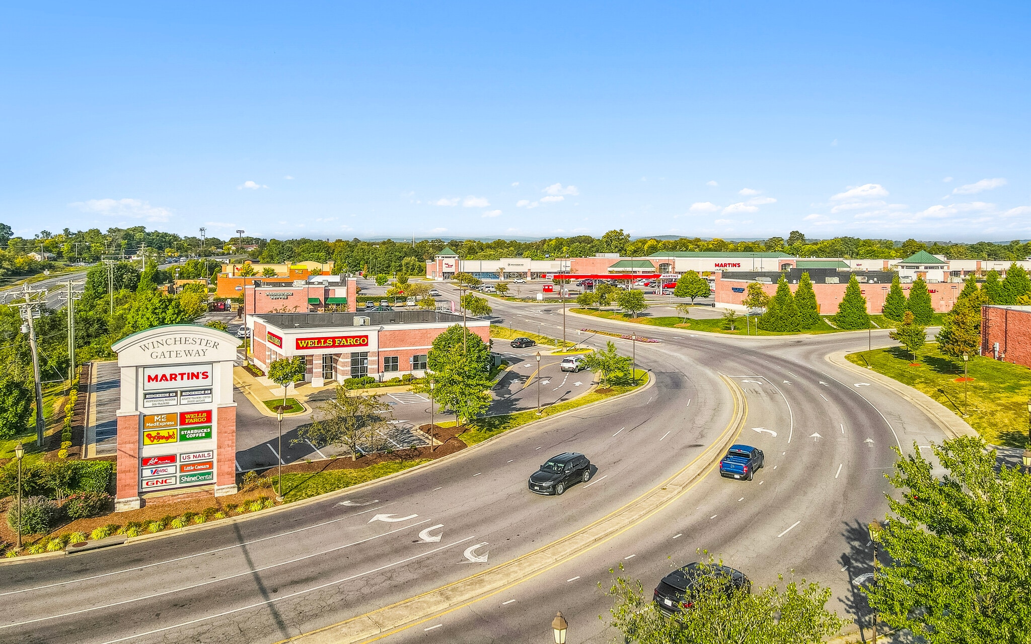 360-400 Gateway Dr, Winchester, VA à louer Photo principale– Image 1 sur 7