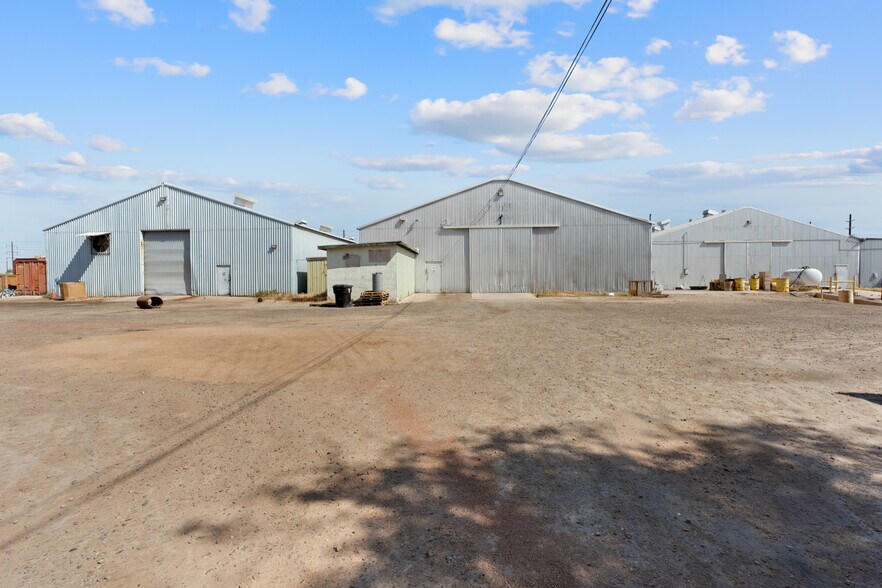 220 E Commercial Ave, El Centro, CA à louer - Photo de l’immeuble – Image 1 sur 22