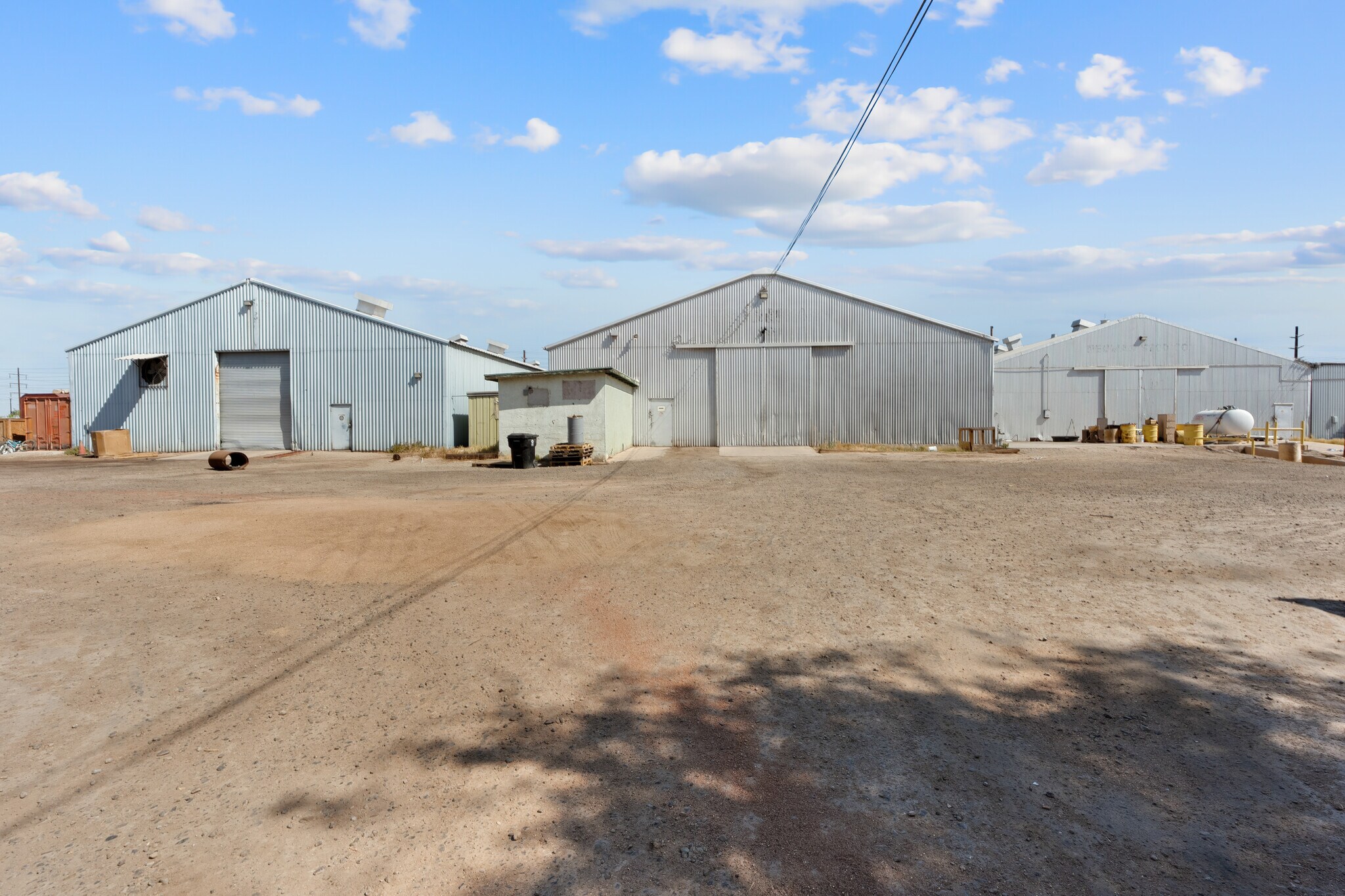 220 E Commercial Ave, El Centro, CA à louer Photo de l’immeuble– Image 1 sur 23