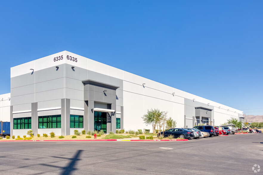 6335 N Hollywood Blvd, Las Vegas, NV à louer - Photo de l’immeuble – Image 1 sur 13