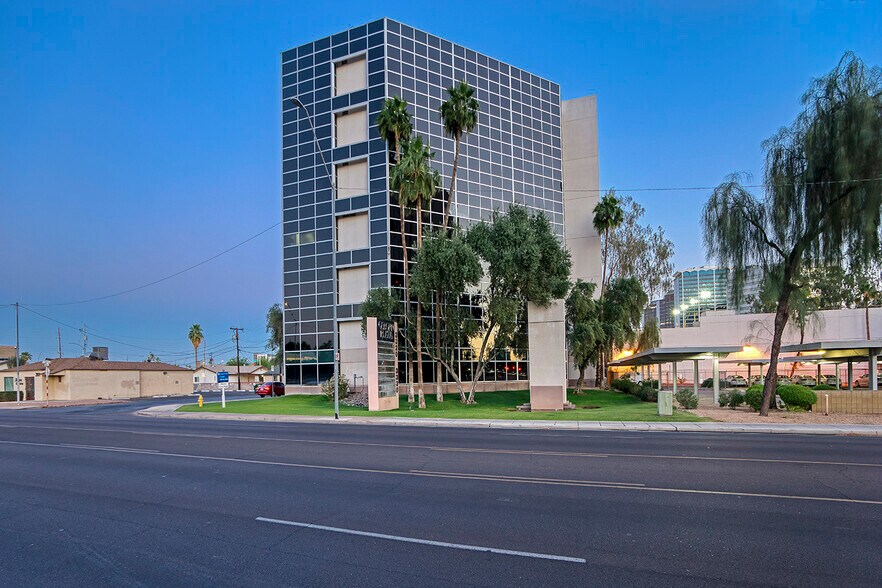 3330 N 2nd St, Phoenix, AZ à louer - Photo de l’immeuble – Image 3 sur 15