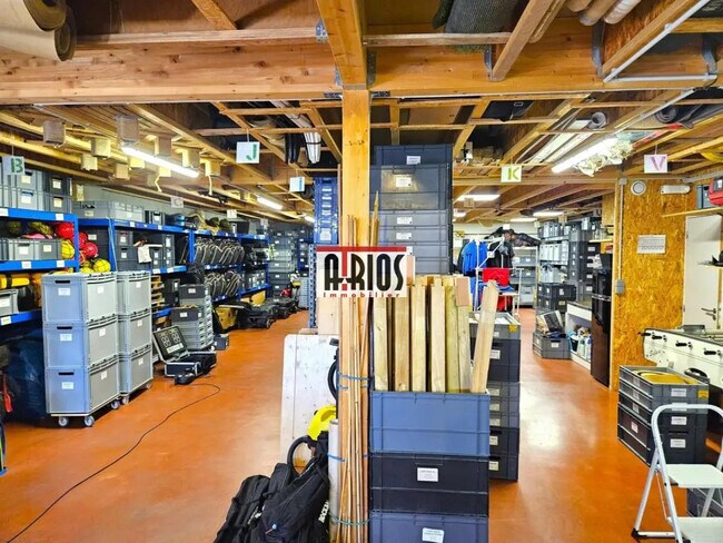 Plus de détails pour Industriel/Logistique à louer