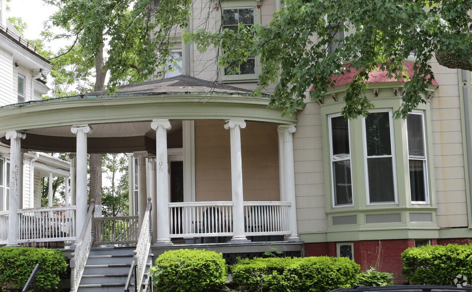 106 S Lake Ave, Albany, NY à vendre - Photo de l’immeuble – Image 2 sur 5