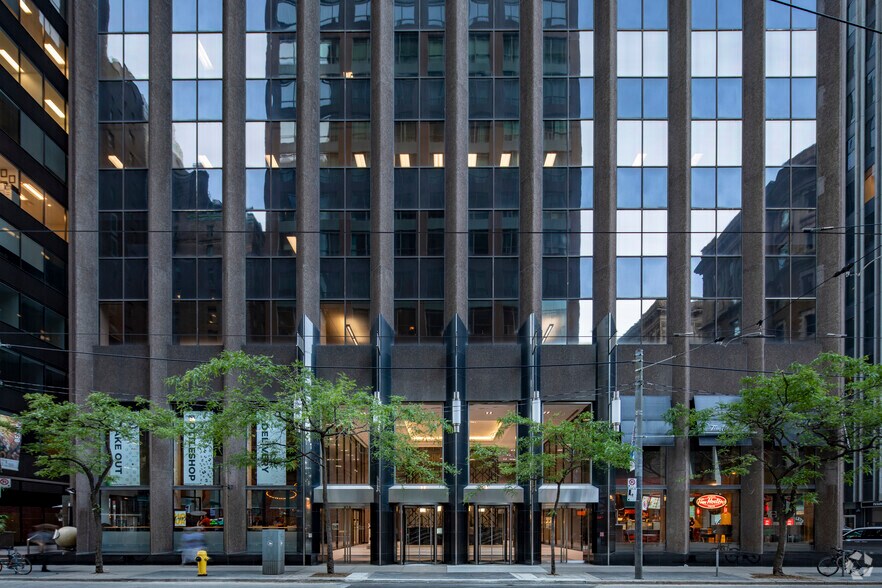 18 King St E, Toronto, ON à louer - Photo de l’immeuble – Image 1 sur 1