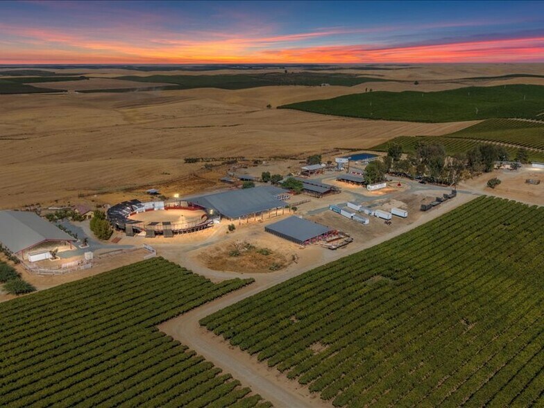 34338 Nevis, Mc Farland, CA à vendre - Photo principale – Image 1 sur 53