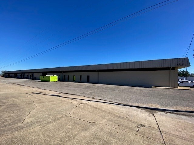 541 Oliver Rd, Montgomery, AL à louer - Photo de l’immeuble – Image 1 sur 6