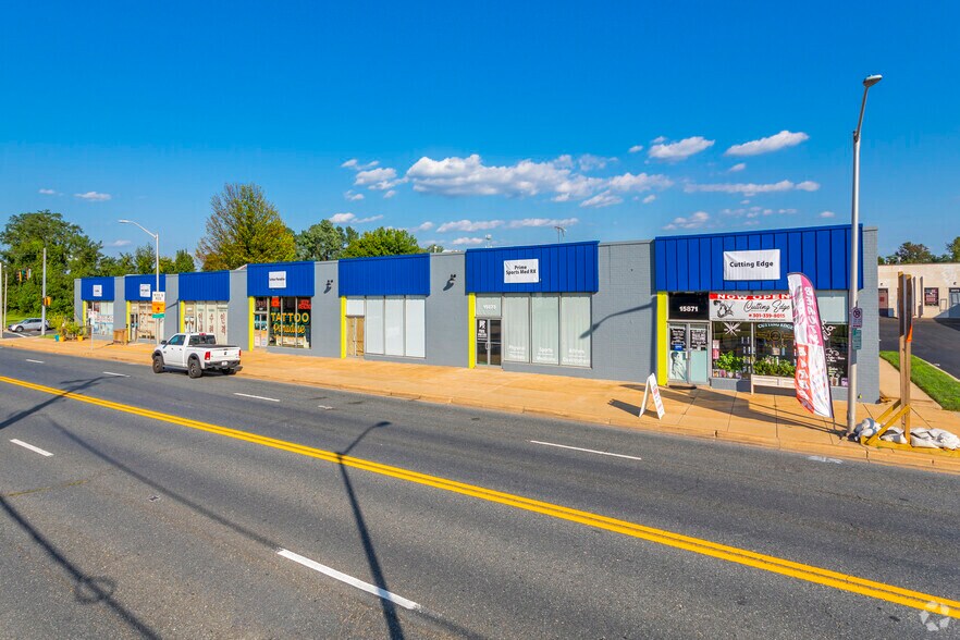 15871-15883 Redland Rd, Rockville, MD à louer - Photo de l’immeuble – Image 2 sur 5
