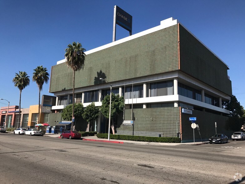 5301 Whittier Blvd, Los Angeles, CA à louer - Photo de l’immeuble – Image 3 sur 5