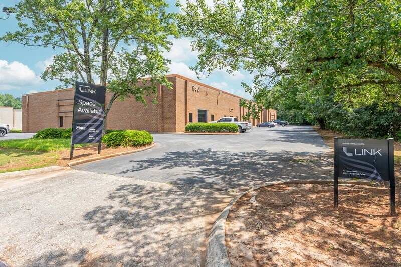 990 Norcross Industrial Ct, Norcross, GA à louer - Photo de l’immeuble – Image 2 sur 7