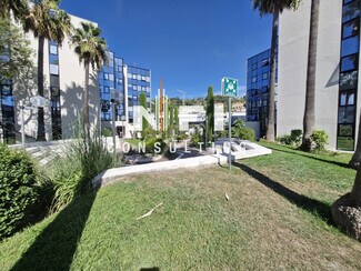 Plus de détails pour Local commercial à louer