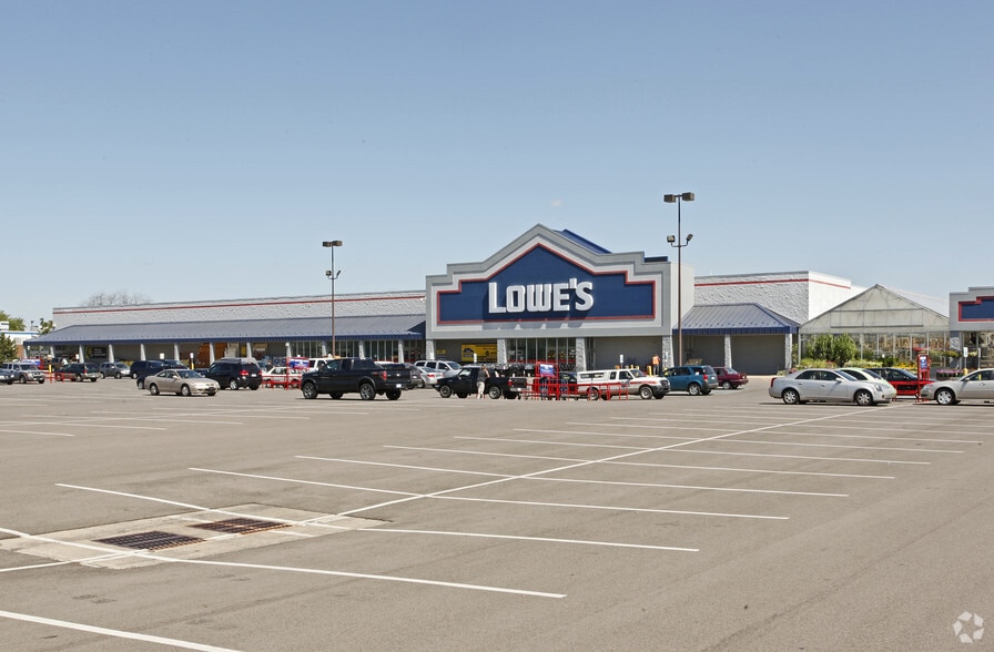 1369 Division St, Adrian, MI à vendre - Photo principale – Image 1 sur 8