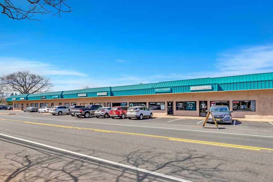 621-639 Palmer Ave, Hazlet Township, NJ à louer - Photo de l’immeuble – Image 2 sur 3