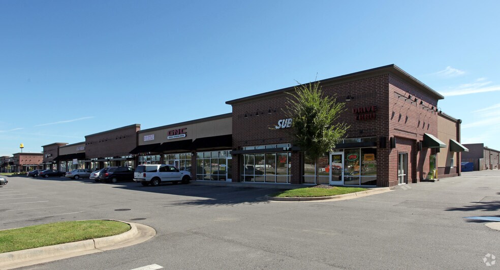 7301-7377 Alcoa Rd, Bryant, AR à louer - Photo de l’immeuble – Image 2 sur 18