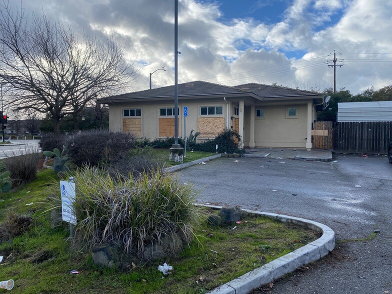 300 Railroad Ave, Suisun City, CA à vendre - Photo de l’immeuble – Image 3 sur 8