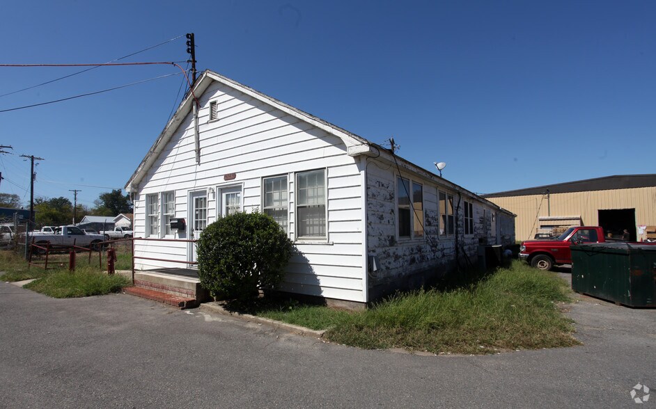 15123 Marlboro Pike, Upper Marlboro, MD à louer - Photo principale – Image 2 sur 8